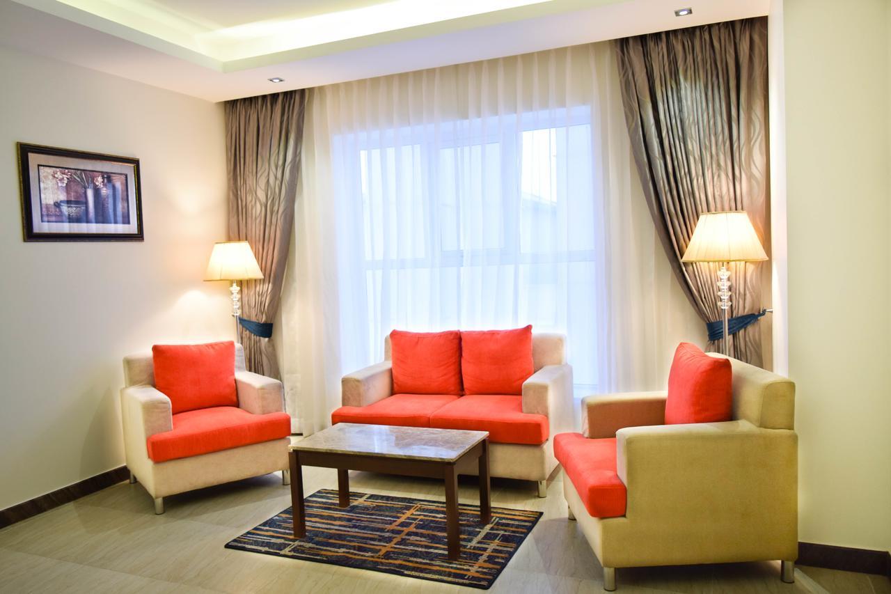 Rg Royal Hotel Bangalore Exterior photo