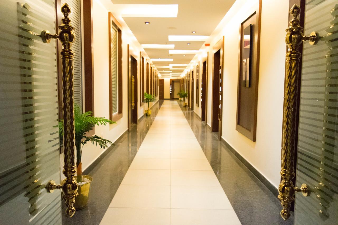 Rg Royal Hotel Bangalore Exterior photo